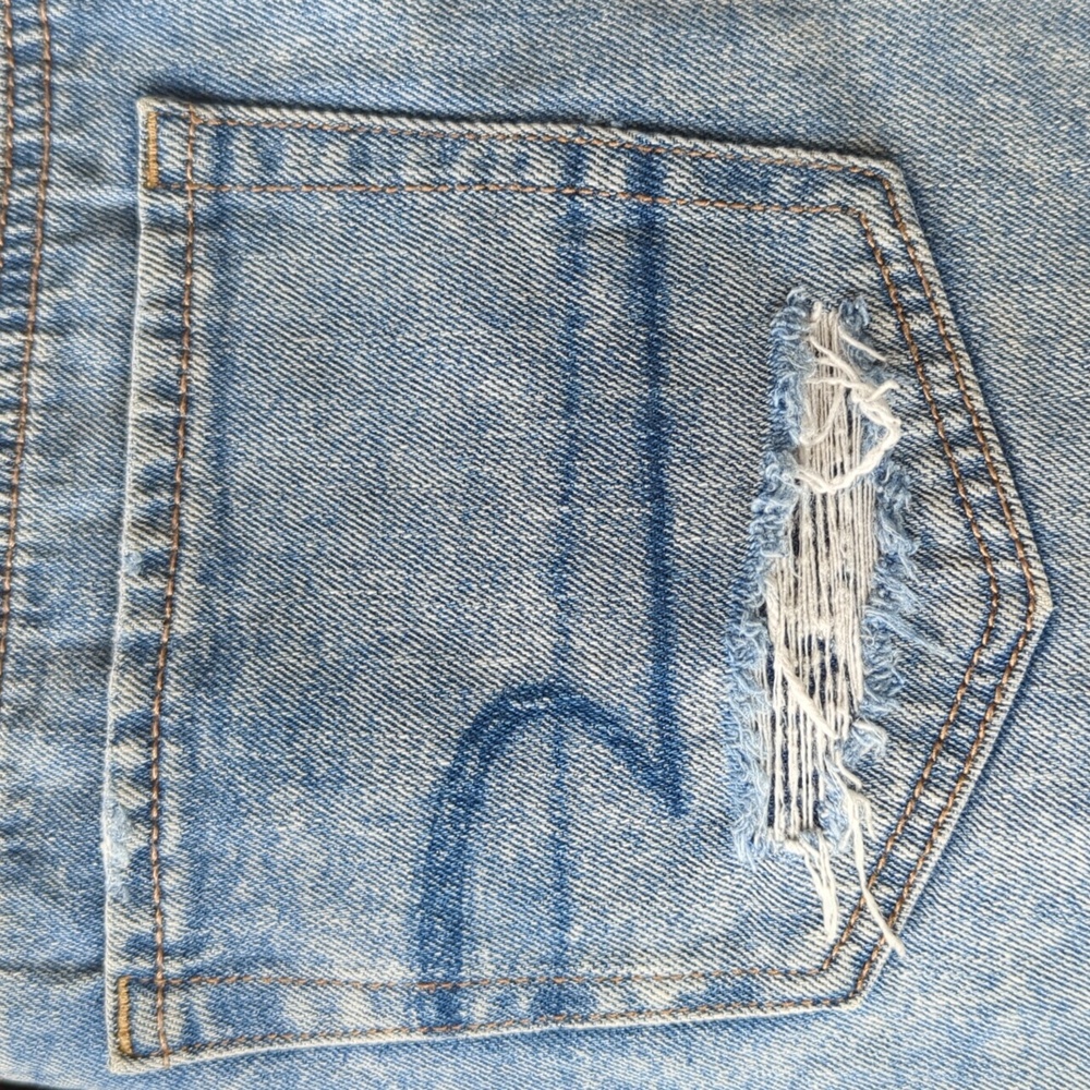 AEO Distressed Tom Girl Shortie Ripped Distressed Frayed Jean Shorts 2 Blue - Picture 9 of 15